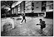 350851 Gezicht op de kinderspeelplaats in de Adenauerlaan te Utrecht.